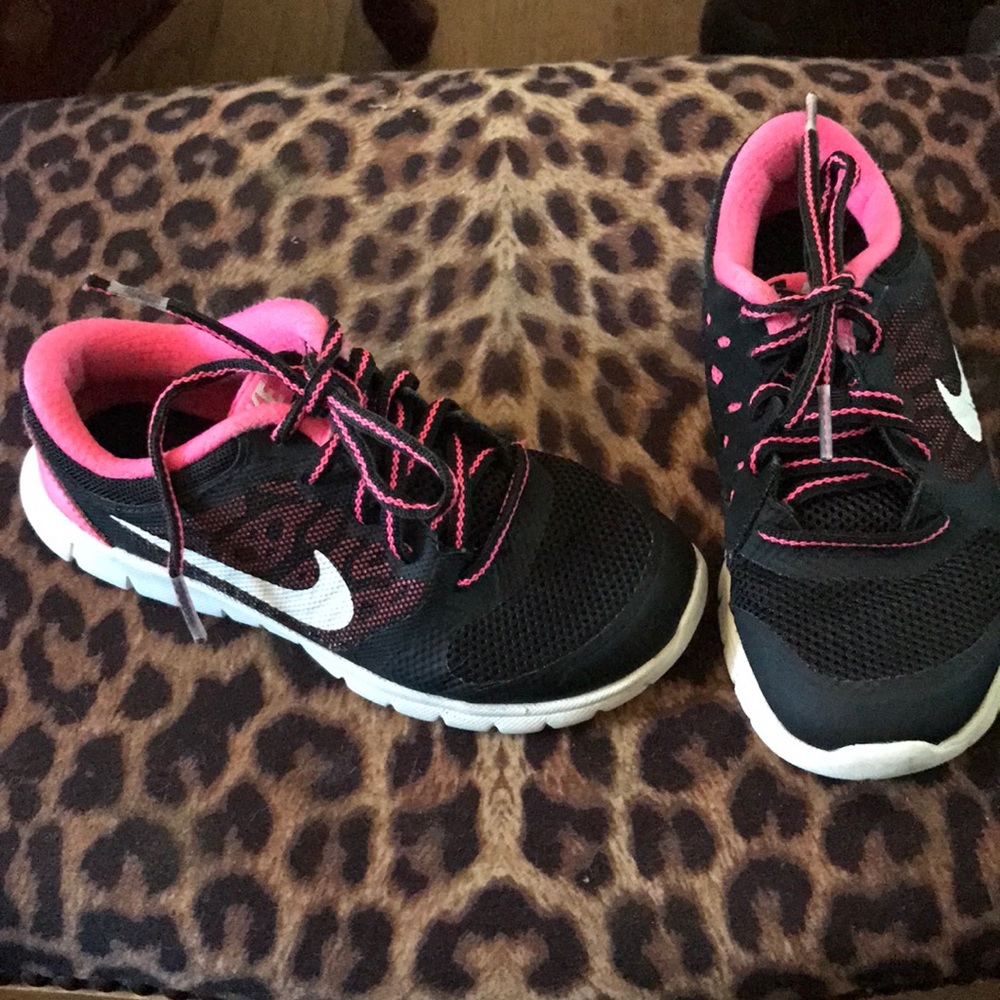 Little girls Nike shoes